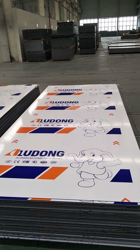 Bảng tổng hợp nhôm PVDF với lớp phủ Nano-PVDF và sơn nano tự làm sạch cho trang trí kiến trúc thanh lịch và 15-