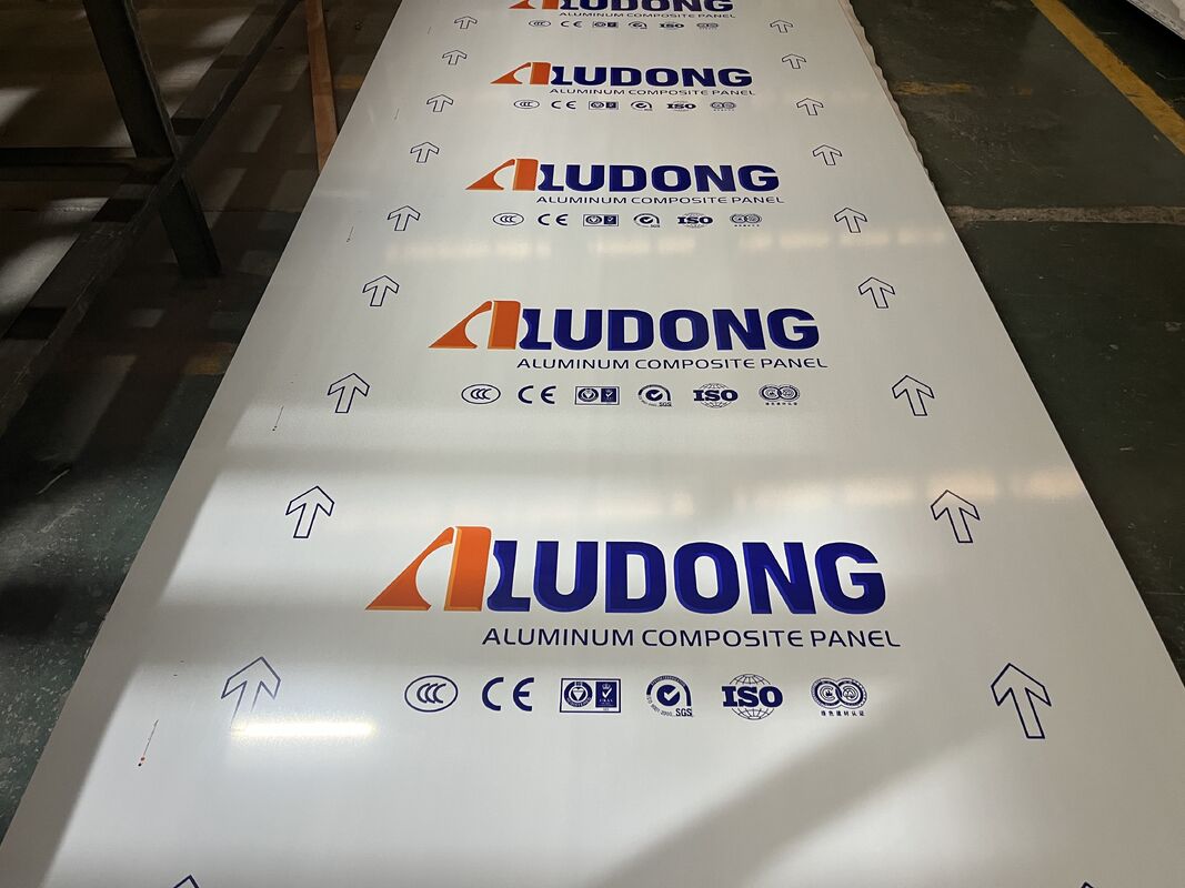 4 * 0.40mm FR B1 lớp chống cháy nhôm Composite Panel cho trung tâm mua sắm, khách sạn, ga xe lửa vv