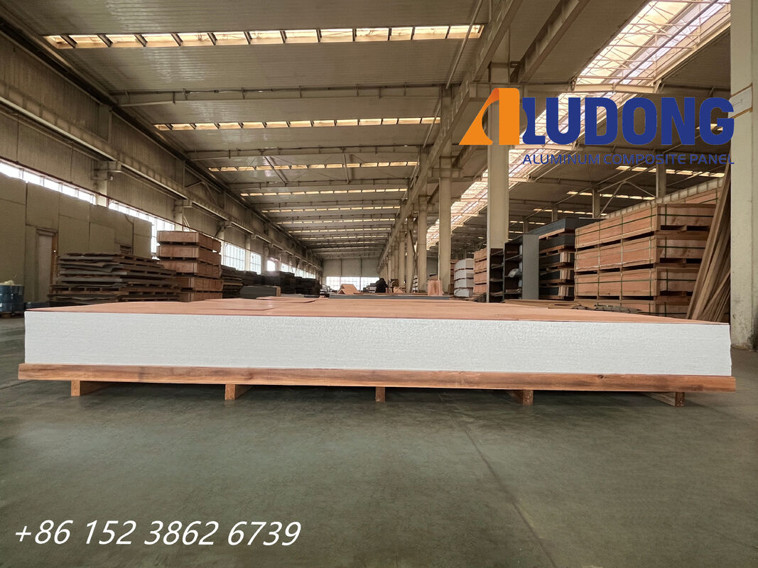 FR B1 lớp PVDF phủ tấm tổng hợp nhôm chống cháy Độ dày 4mm cho tòa nhà
