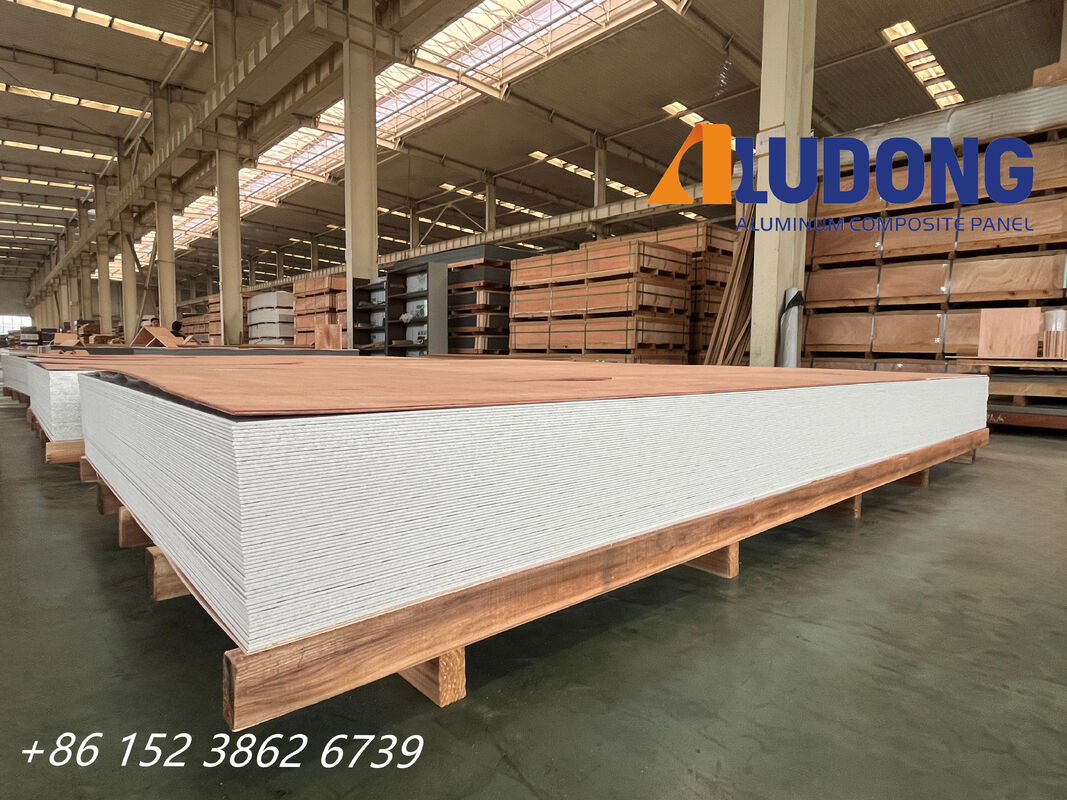 FR B1 lớp PVDF phủ tấm tổng hợp nhôm chống cháy Độ dày 4mm cho tòa nhà