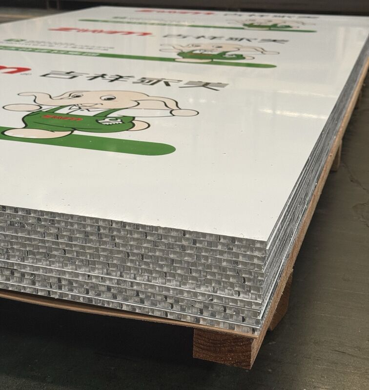 Tấm nhôm honeycomb dùng cho trần nhà, mái nhà, ốp tường nội và ngoại thất