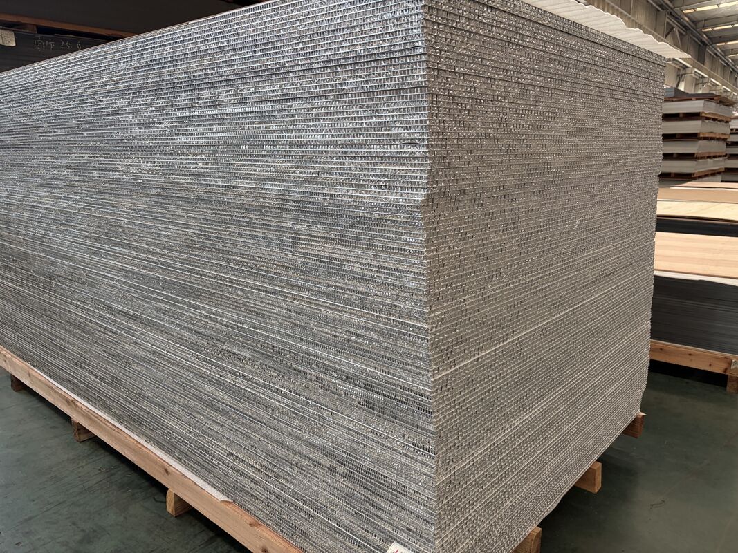 Tấm nhôm honeycomb dùng cho trần nhà, mái nhà, ốp tường nội và ngoại thất