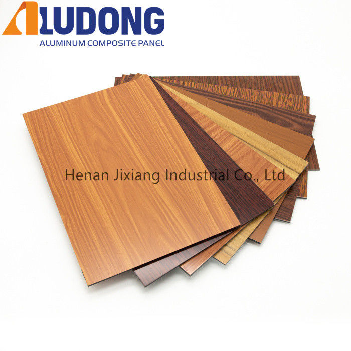 Trong kho 1220 * 2440mm Aluminium Composite Panel Wood Pattern, High Strength Mould Proof cho trang trí nội thất chứng nhận CE