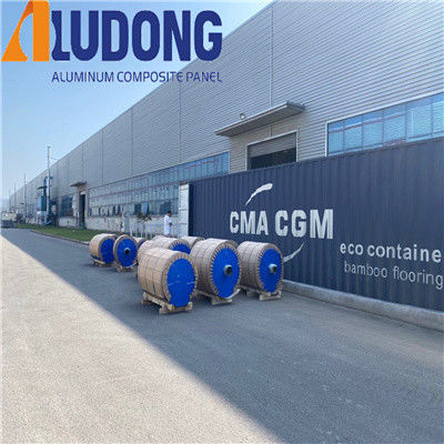 0.18mm Ultra Thin Glossy PE / PVDF Lớp cuộn nhôm phủ cho in bọc biển báo
