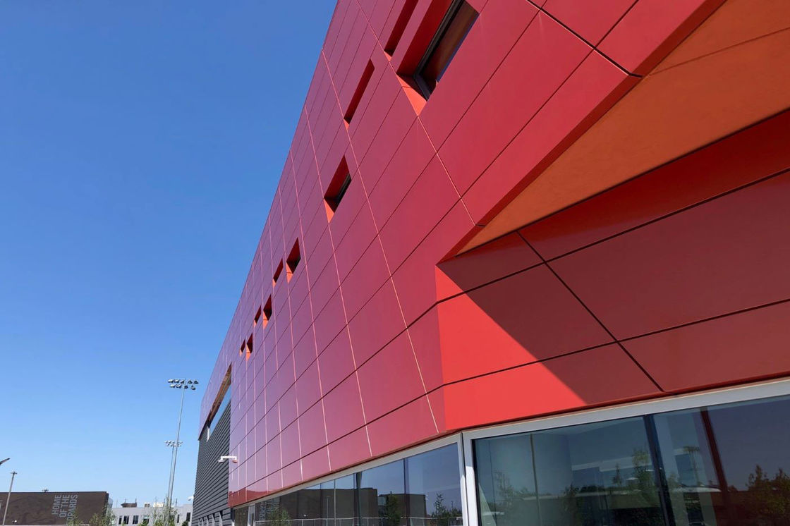 High Gloss Aluminium Composite Panel với lớp phủ PVDF bảo vệ tối đa cho bề mặt tòa nhà của bạn