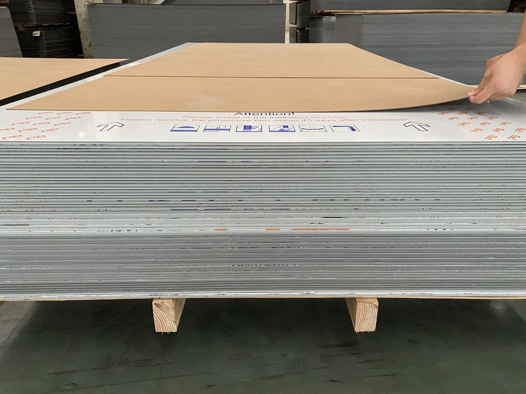Kích thước tối đa đạt đến 2000 * 6000mm Aluminium Composite Panel Giải pháp cuối cùng cho nhu cầu xây dựng của bạn