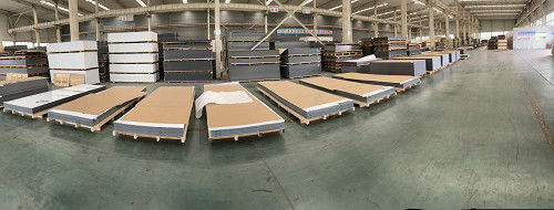 Kích thước tối đa đạt đến 2000 * 6000mm Aluminium Composite Panel Giải pháp cuối cùng cho nhu cầu xây dựng của bạn