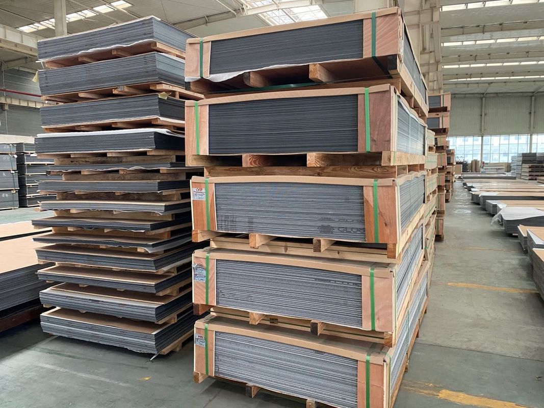Kích thước tối đa đạt đến 2000 * 6000mm Aluminium Composite Panel Giải pháp cuối cùng cho nhu cầu xây dựng của bạn