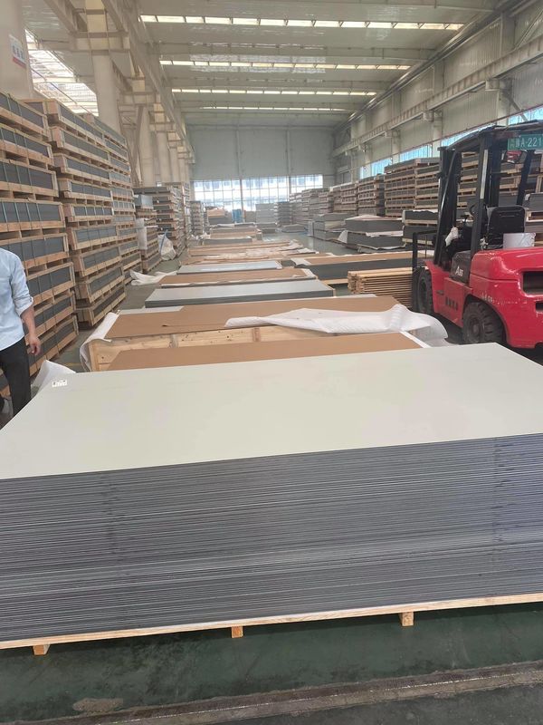 Cải thiện thẩm mỹ của tòa nhà của bạn với bảng tổng hợp nhôm xào có sẵn nhiều kích thước