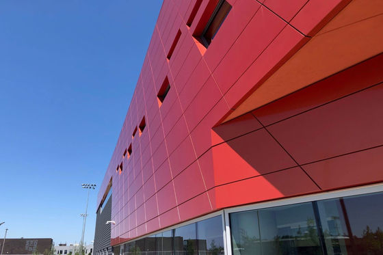 High Gloss Aluminium Composite Panel với lớp phủ PVDF bảo vệ tối đa cho bề mặt tòa nhà của bạn